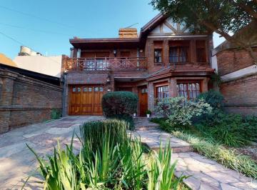 Casa · 300m² · 5 Ambientes · 2 Cocheras · Venta Casa 5 Amb C/ Dep, Piscina y Quincho Burzaco