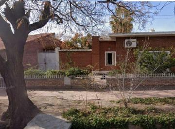 Casa · 70m² · 3 Ambientes · 2 Cocheras · Venta Casa Dorrego