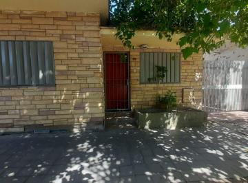 Casa · 110m² · 4 Ambientes · 2 Cocheras · Casa Venta 3 Dorm. Villa Nueva Guaymallen