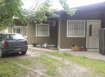 Casa · 221m² · 3 Ambientes · 1 Cochera · Venta de 4 Duplex en San Vicente