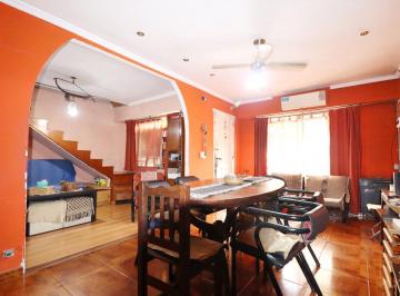 Casa · 55m² · 5 Ambientes · 1 Cochera · Venta Casa 4 Amb Hurlinghan Cochera Patio