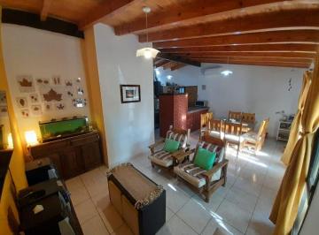 Casa · 178m² · 2 Ambientes · 3 Cocheras · Venta Casa B Isros, San Rafael Mza.
