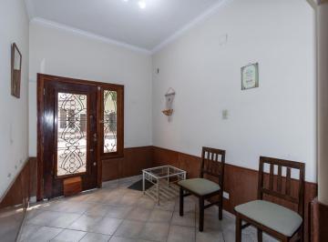 Casa · 200m² · 8 Ambientes · 1 Cochera · Casa en Venta Uso Profesional España y Hospitales