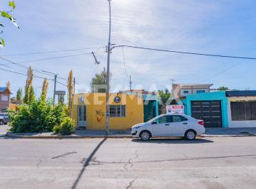 Casa · 258m² · 8 Ambientes · 1 Cochera · Venta Casa en Avda Belgrano 395 de Plottier