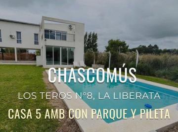 Quinta vacacional · 359m² · 4 Dormitorios · Venta Casa Quinta Chascomus con Cabañas y Piscina