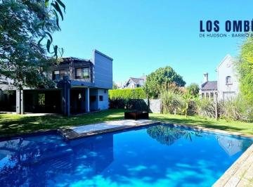 Casa · 300m² · 4 Ambientes · 2 Cocheras · Venta Casa Los Ombúes de Hudson Barrio Privado
