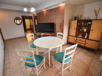 Casa · 72m² · 5 Ambientes · Venta Casa Apta Credito 3 Dorm. en PH Patio