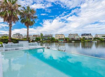 Casa · 450m² · 4 Ambientes · Venta Casa a La Laguna Nuevo Quilmes Piscina