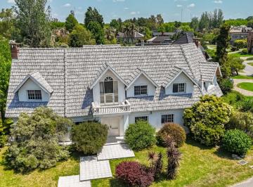 Casa · 228m² · 5 Ambientes · 1 Cochera · Venta Casa Barrio Cerrado La Deseada Ezeiza