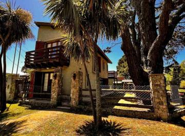 Casa · 93m² · 4 Ambientes · Venta Casa en Dos Plantas Acantilados