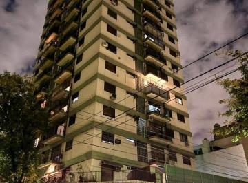 Departamento · 55m² · 3 Ambientes · 1 Cochera · Venta Depto 3 Amb en Flores con Cochera Retasado