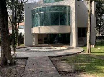 Casa · 495m² · 8 Ambientes · Casa en Venta - 4 Dorm. 6 Baños - 1.530 m² - Villa Udaondo