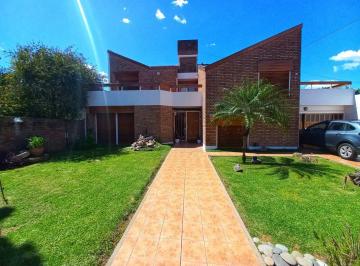Casa · 308m² · 5 Ambientes · 2 Cocheras · Venta Casa Padua 5 Ambientes Piscina Apto Crédito