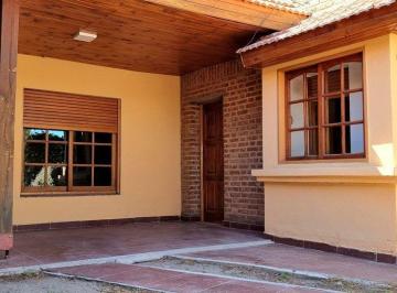 Casa · 195m² · 8 Ambientes · Casa Céntrica