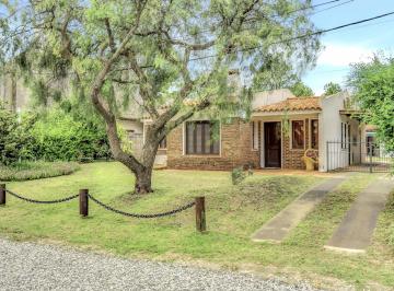 Casa · 138m² · 4 Ambientes · 1 Cochera · Venta Casa 3 Dorm. Los Angeles