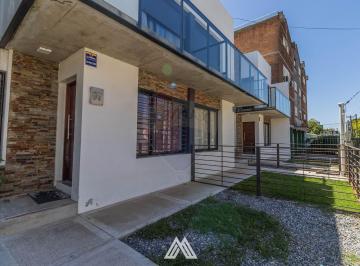 Casa · 62m² · 4 Ambientes · 1 Cochera · Alquiler - Casa en Pando - Villa Roma