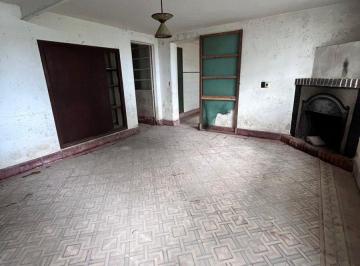Casa · 230m² · 4 Ambientes · 1 Cochera · Venta Casa a Reciclar - Colonia Sacramento Rambla