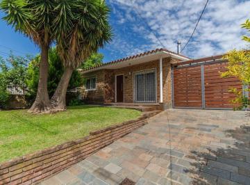 Casa · 120m² · 6 Ambientes · 3 Cocheras · Venta de Casa 4 Dorm. en Flor de Maroñas