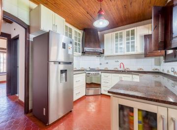 Casa · 200m² · 5 Ambientes · 1 Cochera · Venta Casa 4 Amb C/ Pileta Villa Sarmiento Permuta