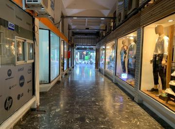 Local comercial · 13m² · Local en Venta en Galeria, Excelente Ubicacion
