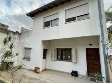 Casa · 90m² · 4 Ambientes · Venta Casa en Florida Este con Patio