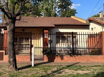 Casa · 67m² · 3 Ambientes · 2 Cocheras · Venta Casa en Grand Bourg Apto Credito
