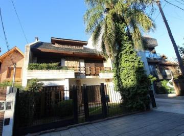 Casa · 400m² · 4 Ambientes · 1 Cochera · Chalet en Lote Propio 4 Ambientes