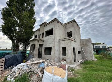 Casa · 151m² · 5 Ambientes · 1 Cochera · Casa en Venta Horizontes Al Sur a Estrenar