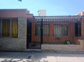 Casa · 140m² · 5 Ambientes · 1 Cochera · Casa en Venta Guaymallén, San Francisco del Monte