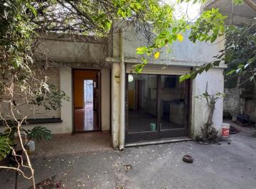 Casa · 210m² · 5 Ambientes · 4 Cocheras · Casa en Venta - 2 Dorm. 2 Baños - Cocheras - 230 m² - Mar del Plata