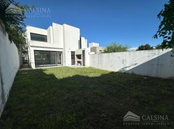Casa · 160m² · 3 Dormitorios · 2 Cocheras · Casa Duplex en Venta Proximo Recta Martinolli Arguello