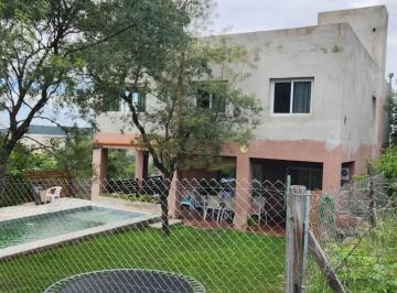 Casa de 5 ambientes, La Calera · Casa de 5 Dorm. en Bª La Estanzuela