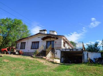 Casa · 160m² · 5 Ambientes · 3 Cocheras · Casa en Venta - 4 Dorm. 2 Baños - Cochera - 586 m² - La Falda, Córdoba