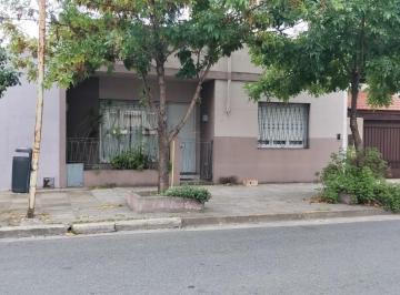 Casa de 3 ambientes, Versalles · Venta de Casa con 7 Cocheras