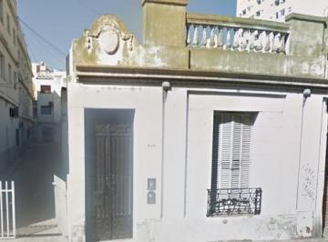 Casa de 8 ambientes, Córdoba · Propiedad en Centro Para Remodelar o Construir