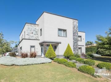 Casa · 181m² · 6 Ambientes · 2 Cocheras · Venta Casa 2 Dorm. Aguadas Funes