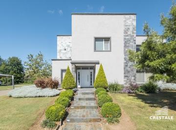 Casa · 181m² · 6 Ambientes · 2 Cocheras · Venta Casa 2 Dorm. Aguadas Funes