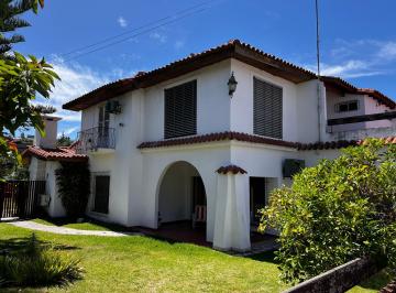Casa de 6 ambientes, La Matanza · Casa en Venta en Ramos Mejia
