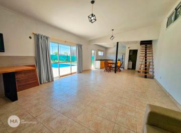 Casa · 95m² · 3 Ambientes · 2 Cocheras · Casa 1 Dormitorio - Tordos 1300 - Rosario Villa Amelia | Venta