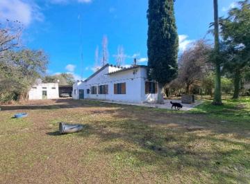 Quinta vacacional · 320m² · 5 Ambientes · 4 Cocheras · Venta Chacra 2 1/2 Hectáreas en Marcos Paz