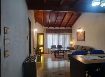 Casa · 185m² · 5 Ambientes · 1 Cochera · Venta Casa Mercedes
