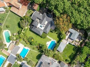 Casa · 499m² · 7 Ambientes · 4 Cocheras · Venta Casa 7 Amb Pileta, Parque, Parrilla, Beccar
