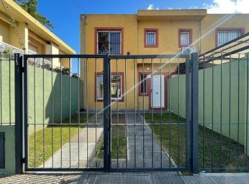 Casa · 3 Ambientes · 1 Cochera · Alquiler Duplex Lujan, Independencia Al 2683