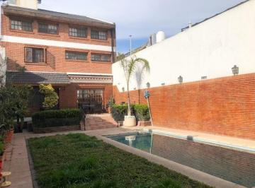 Casa de 6 ambientes, Parque Patricios · Merolla Alquila | Hermoso Chalet + Piscina 600 m² | Alberti 2000 - Parque Patricios