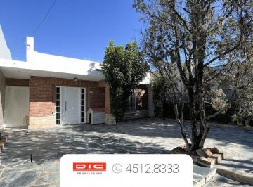 Casa · 102m² · 4 Ambientes · 3 Cocheras · Casa 3 Dorm. Venta - Munro