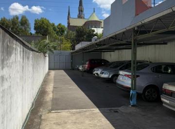 Garage · 323m² · Cocheras en Santos Lugares