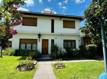 Casa · 140m² · 3 Ambientes · 1 Cochera · Duplex Las Farolas, Parque Luro - Apto Crédito