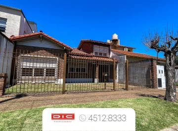 Casa · 180m² · 4 Ambientes · 2 Cocheras · Chalet 3 Dorm. Venta - San Isidro