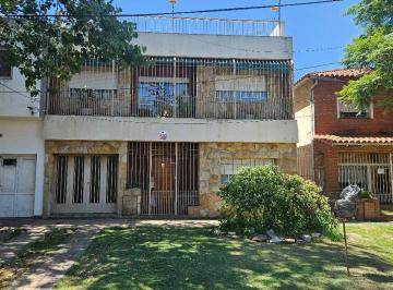 Casa de 4 ambientes, Quilmes · Casa en 2 Plantas con Cochera