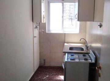 Departamento · 43m² · 2 Ambientes · Dpto de 2 Ambientes en 3er Piso P/escalera Completamente Reciclado a Nuevo.
